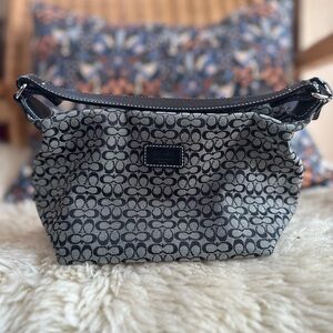 Coach Hand pouch mini in Signature